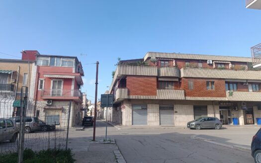 APPARTAMENTO E BOX CORSO REGINA ELENA
